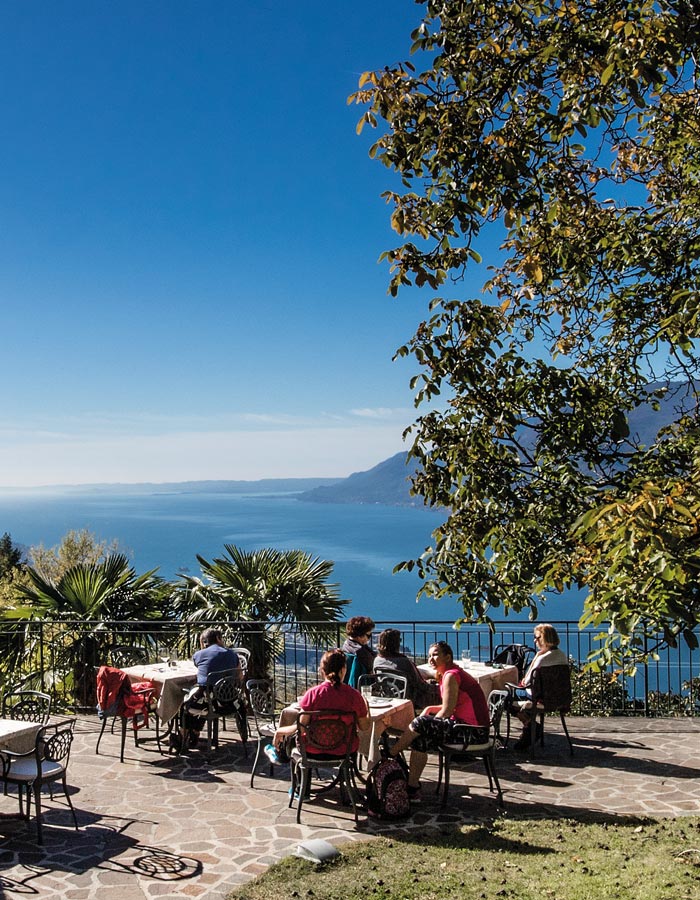 Terrazzo vista Lago Locanda Monte Baldo